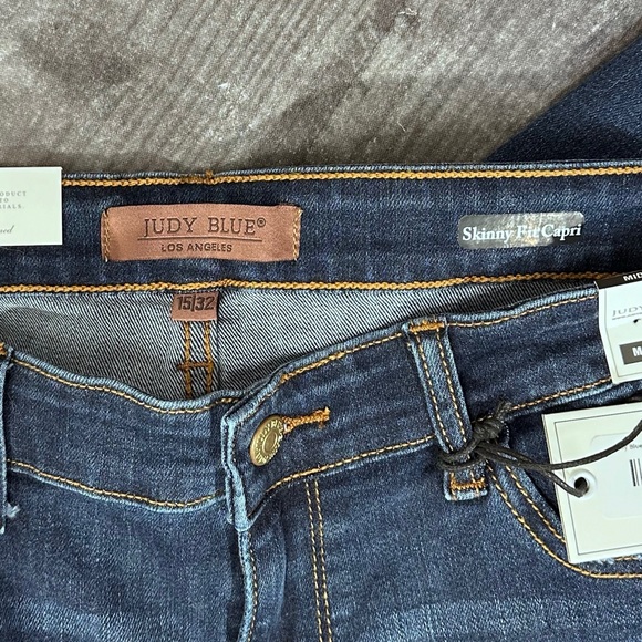 Judy Blue Mid-Rise Skinny Fit Capris NWT [M7] - Picture 6 of 10